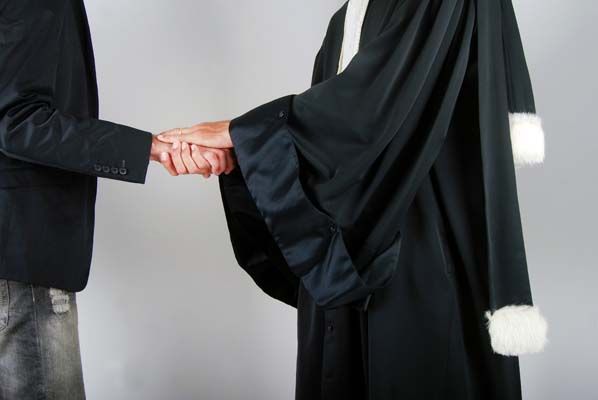 Avocat en droits des victimes : un accompagnement technique et humain Avocat en droits des victimes : un accompagnement technique et humain